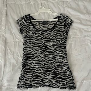 Wet Seal Zebra Pattern Short Sleeve Tee